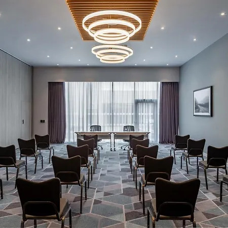 - Dublin Airport, An Ihg Cloghran