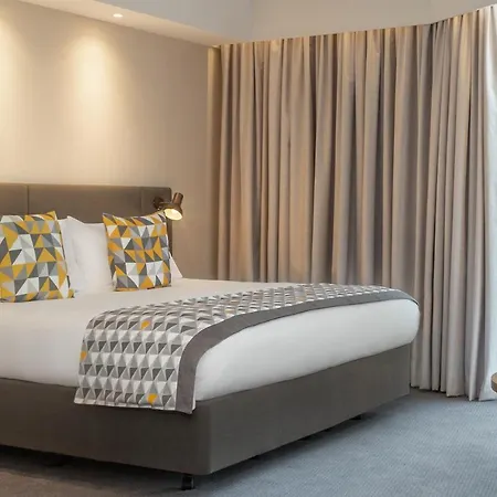 - Dublin Airport, An Ihg 4*