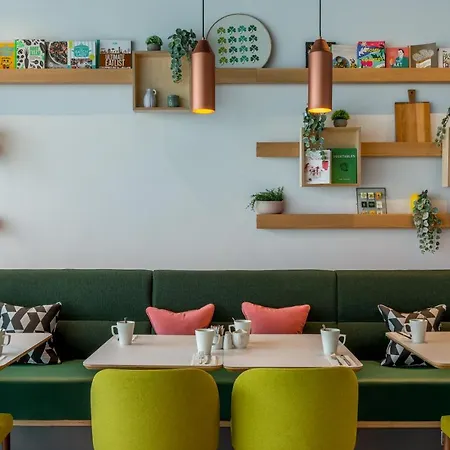 - Dublin Airport, An Ihg 4*