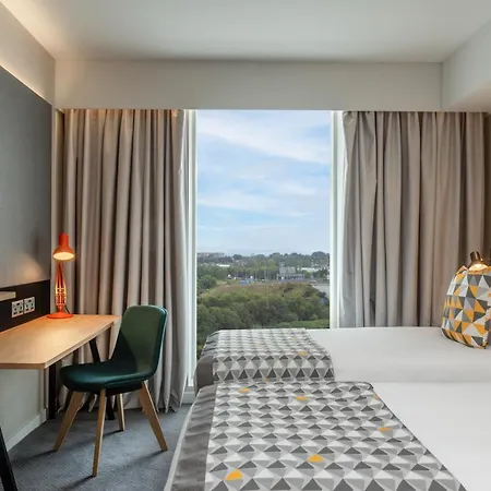 - Dublin Airport, An Ihg