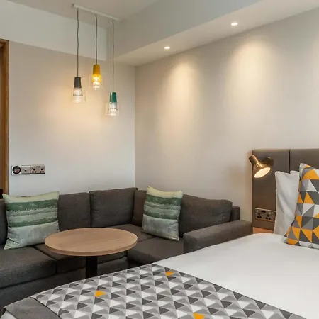 - Dublin Airport, An Ihg 4* Cloghran