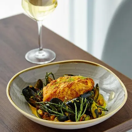 Otel - Dublin Airport, An Ihg 4*