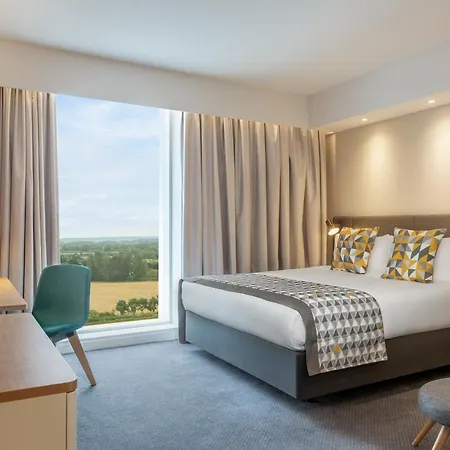 - Dublin Airport, An Ihg Cloghran