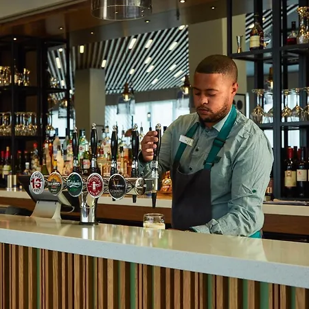 - Dublin Airport, An Ihg Cloghran