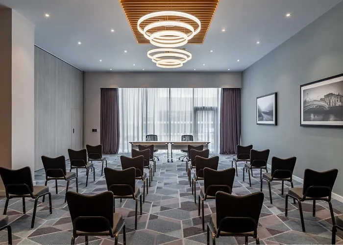 - Dublin Airport, An Ihg Cloghran