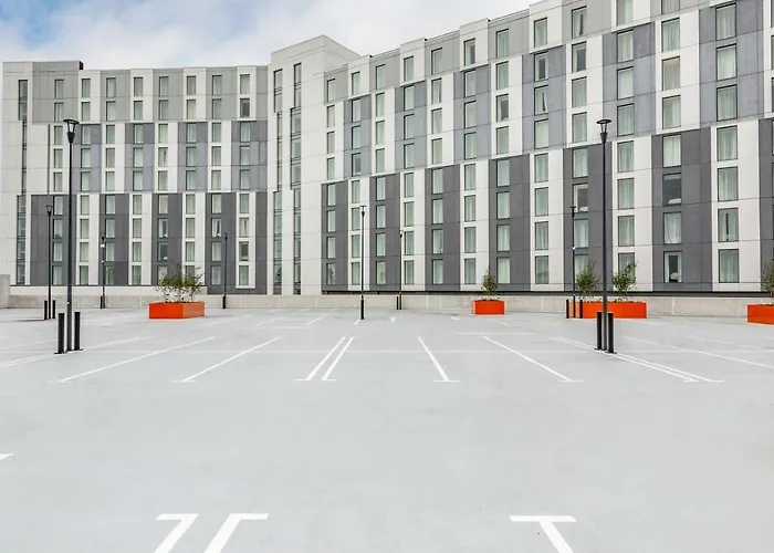 - Dublin Airport, An Ihg Cloghran