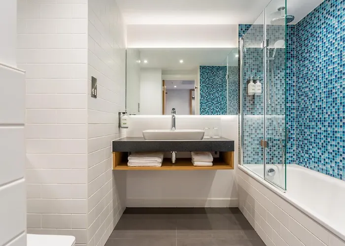 - Dublin Airport, An Ihg 4* Cloghran