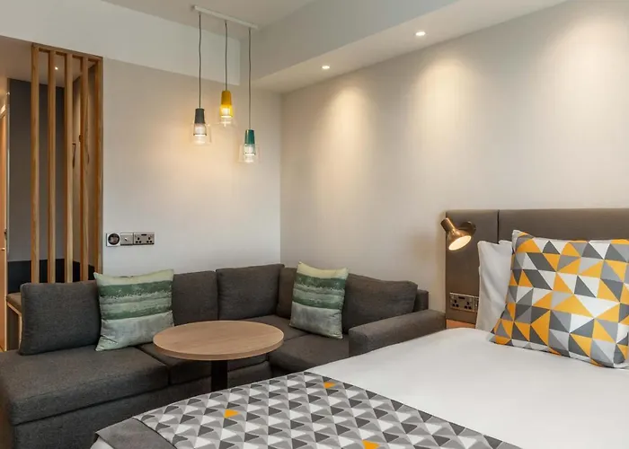 - Dublin Airport, An Ihg 4* Cloghran