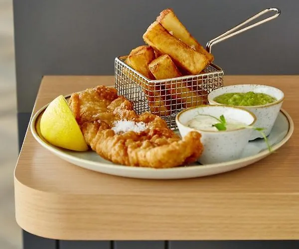 - Dublin Airport, An Ihg 4* Cloghran