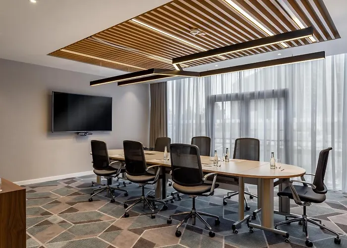 - Dublin Airport, An Ihg Hotel 4*