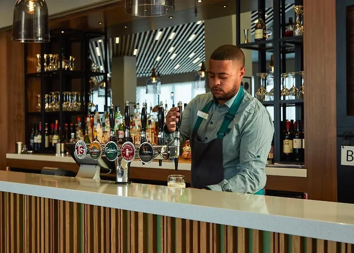 - Dublin Airport, An Ihg Cloghran