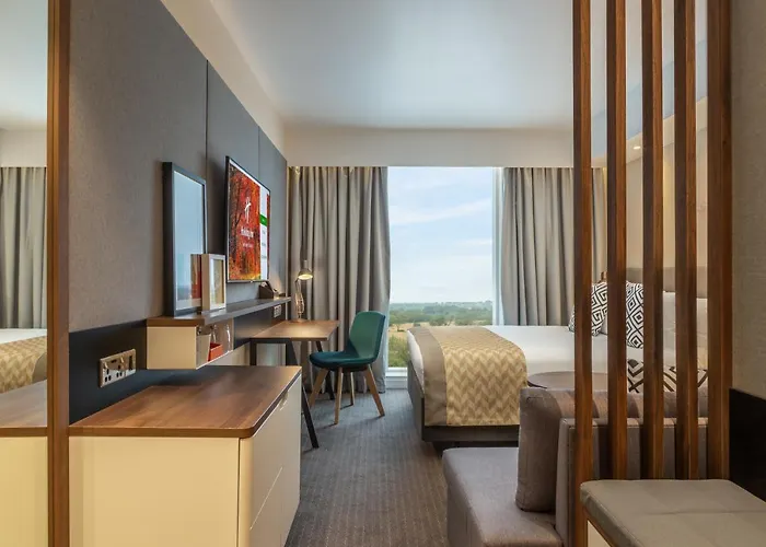 Hotel - Dublin Airport, An Ihg 4*